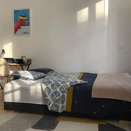 Charming City Center Studio 406