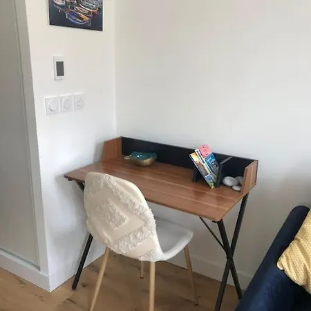 Charming City Center Studio 406 * Nice